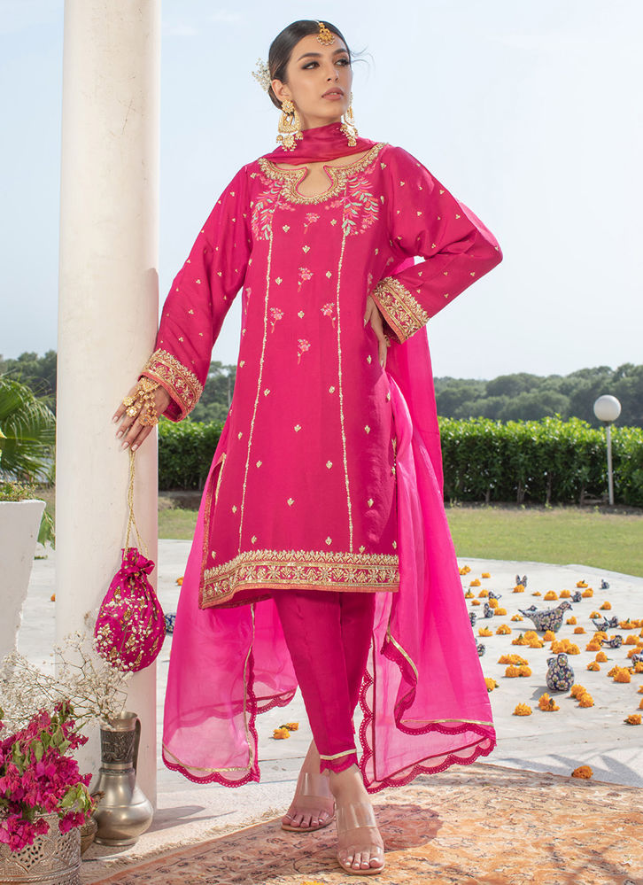 Miria magenta kurta with embroidered silk dupatta - Farah Talib Aziz